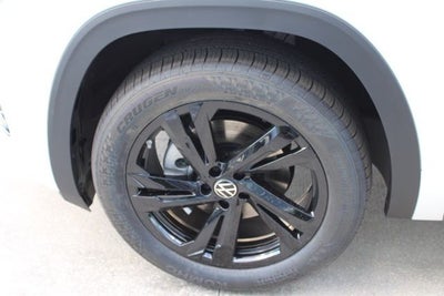 2026 Volkswagen Atlas Cross Sport 2.0T SEL R-Line Black