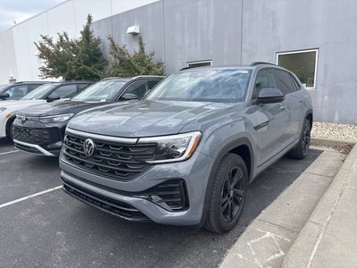 2026 Volkswagen Atlas Cross Sport 2.0T SEL R-Line Black