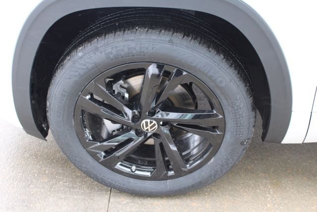 2026 Volkswagen Atlas Cross Sport 2.0T SEL R-Line Black