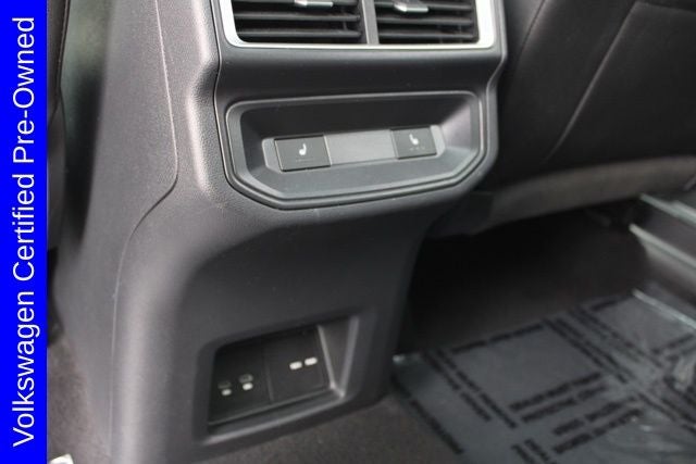 2025 Volkswagen Atlas Cross Sport 2.0T SEL R-Line Black