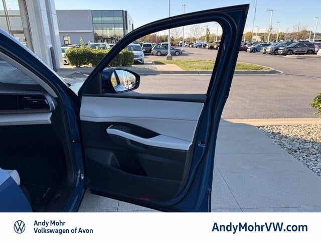 2027 Volkswagen Atlas SE w/Technology