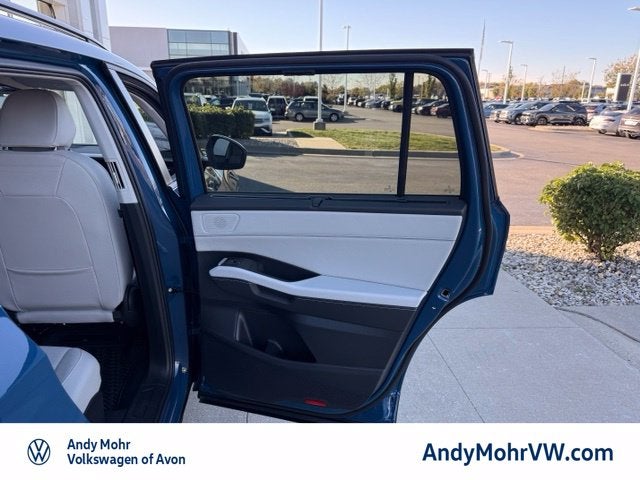2027 Volkswagen Atlas SE w/Technology