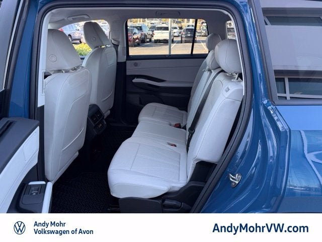 2027 Volkswagen Atlas SE w/Technology