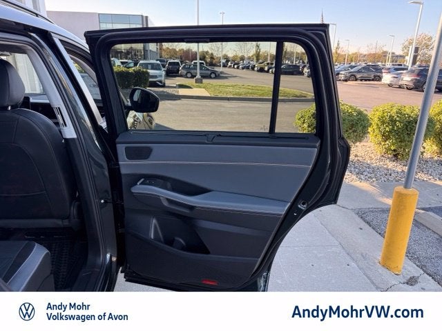 2027 Volkswagen Atlas SE w/Technology