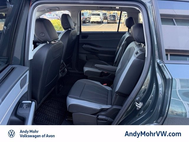 2027 Volkswagen Atlas SE w/Technology