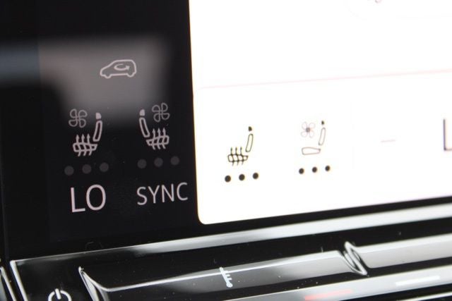 2026 Volkswagen Atlas Cross Sport 2.0T SE