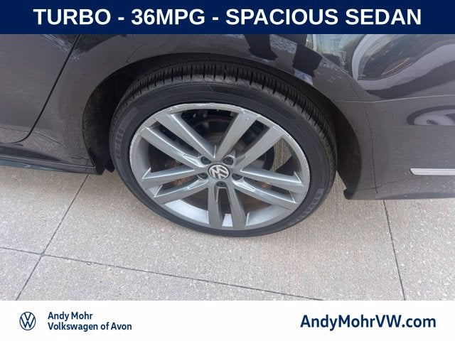 2018 Volkswagen Passat 2.0T R-Line