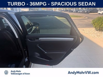 2018 Volkswagen Passat 2.0T R-Line