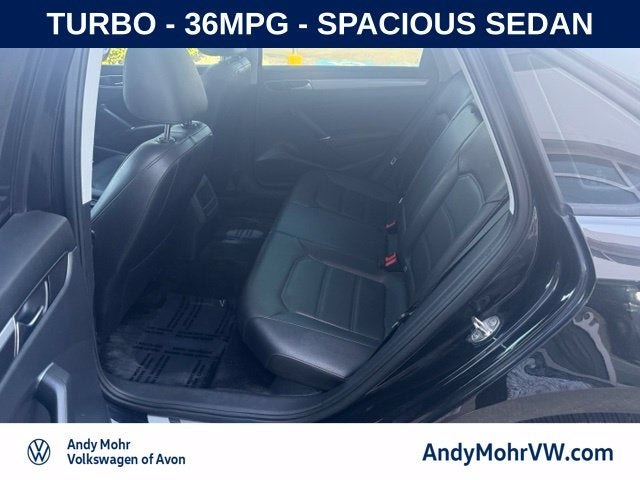 2018 Volkswagen Passat 2.0T R-Line
