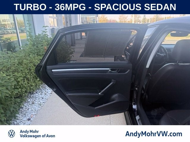 2018 Volkswagen Passat 2.0T R-Line