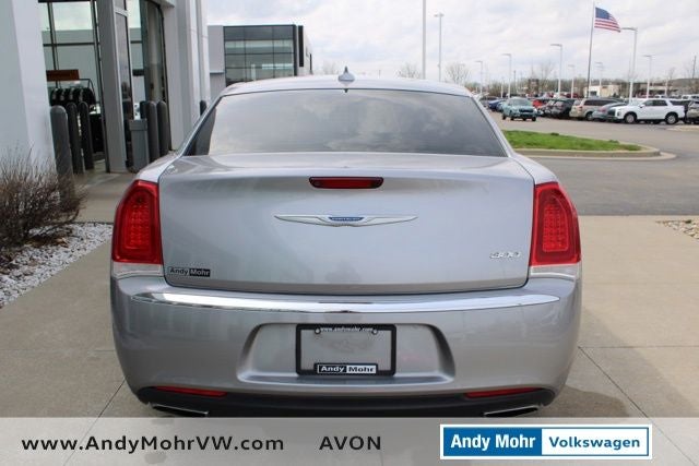 2018 Chrysler 300 Touring
