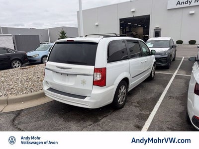 2016 Chrysler Town & Country Touring