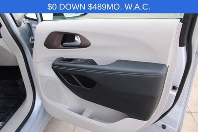 2024 Chrysler Voyager LX