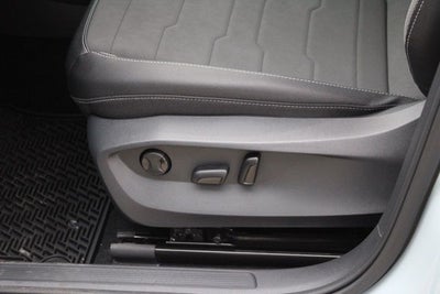 2026 Volkswagen Taos 1.5T SE Black