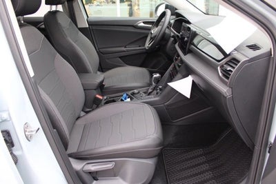 2026 Volkswagen Taos 1.5T SE Black