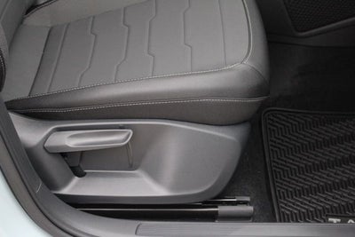 2026 Volkswagen Taos 1.5T SE Black