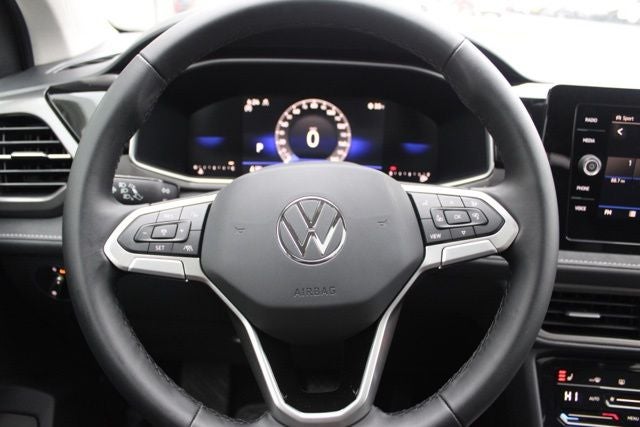 2026 Volkswagen Taos 1.5T SE Black