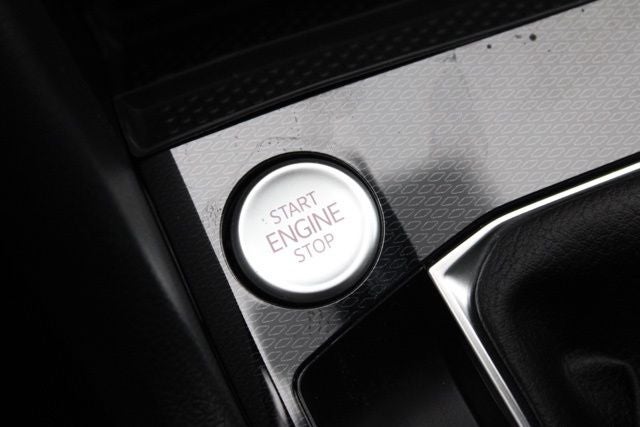 2026 Volkswagen Taos 1.5T SE Black