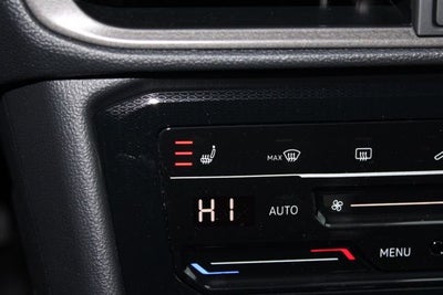 2026 Volkswagen Taos 1.5T SE Black