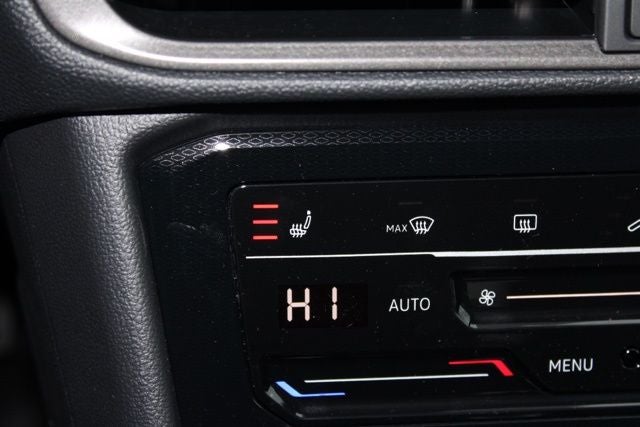 2026 Volkswagen Taos 1.5T SE Black