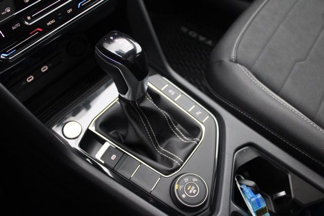 2026 Volkswagen Taos 1.5T SE Black