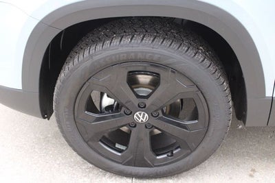 2026 Volkswagen Taos 1.5T SE Black