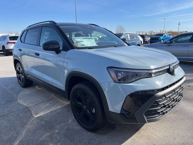 2026 Volkswagen Taos 1.5T SE Black