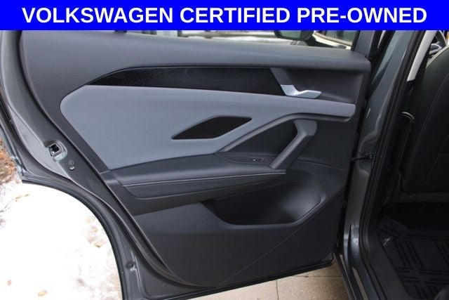 2025 Volkswagen Tiguan 2.0T SE