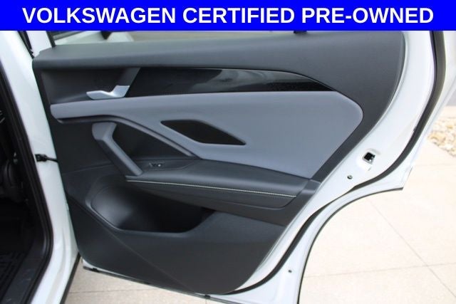 2025 Volkswagen Tiguan 2.0T SE