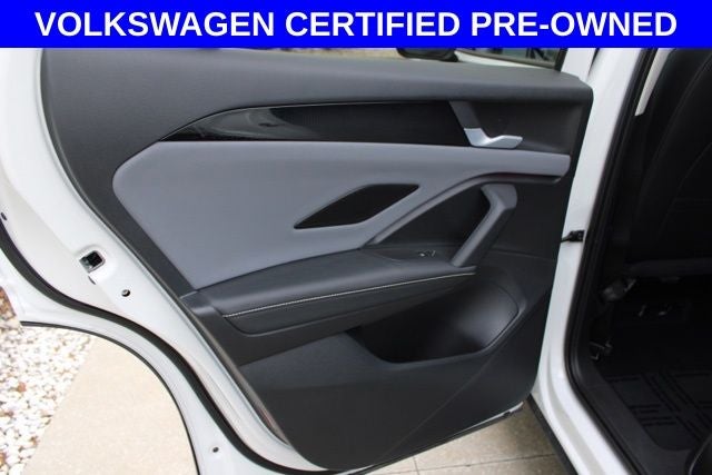 2025 Volkswagen Tiguan 2.0T SE