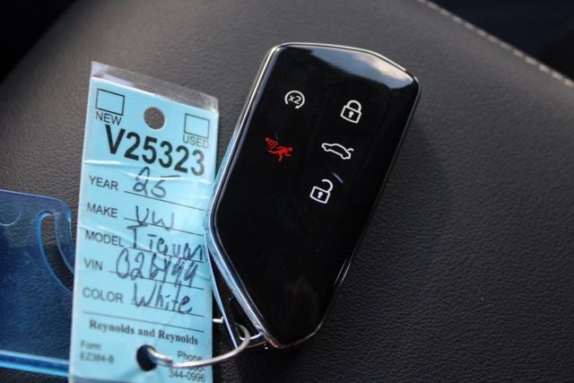 2025 Volkswagen Tiguan 2.0T SE R-Line Black