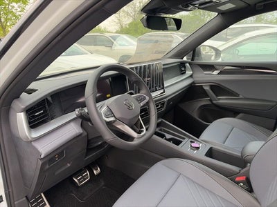 2026 Volkswagen Tiguan 2.0T SE R-Line Black