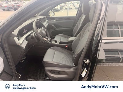 2026 Volkswagen Tiguan SE R-Line Black