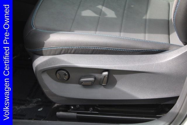2024 Volkswagen Taos 1.5T SE Black