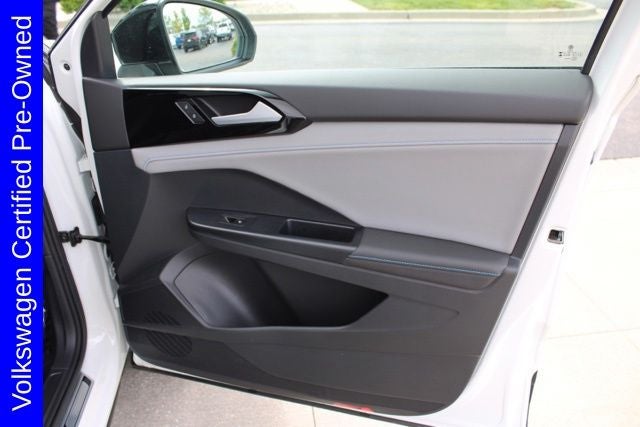 2024 Volkswagen Taos 1.5T SE Black
