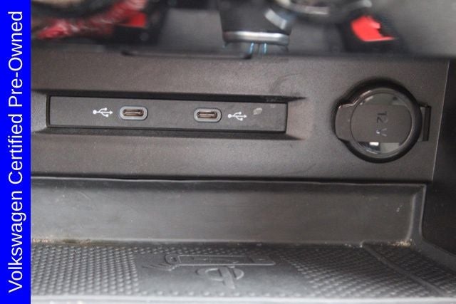 2024 Volkswagen Taos 1.5T SE Black