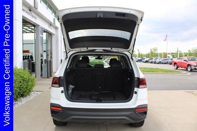 2024 Volkswagen Taos 1.5T SE Black