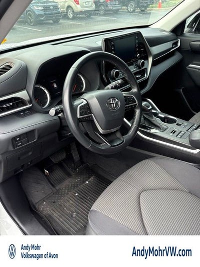 2022 Toyota Highlander LE