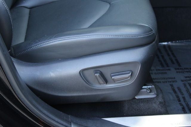 2022 Toyota Highlander Hybrid Platinum