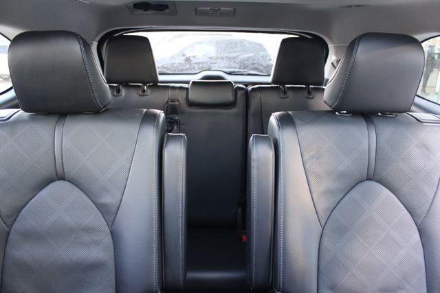 2022 Toyota Highlander Hybrid Platinum