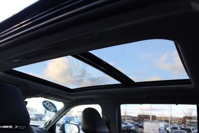 2022 Toyota Highlander Hybrid Platinum