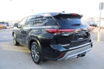 2022 Toyota Highlander Hybrid Platinum