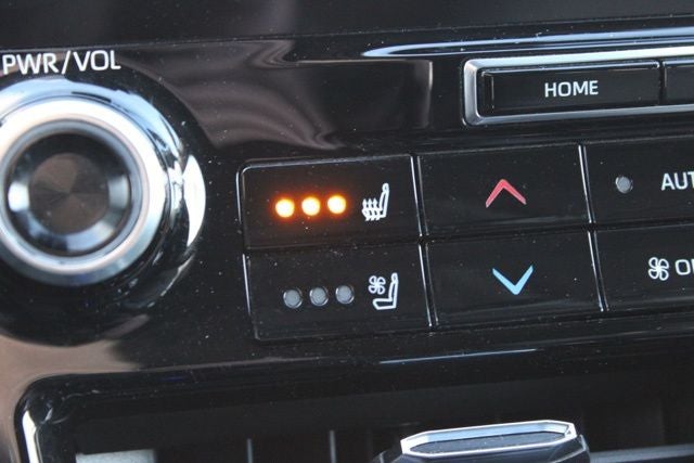 2022 Toyota Highlander Hybrid Platinum