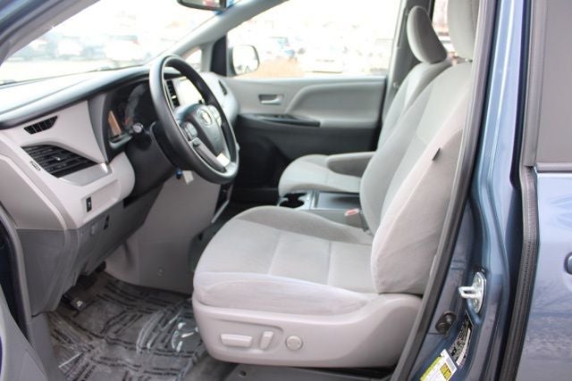 2017 Toyota Sienna LE 8 Passenger