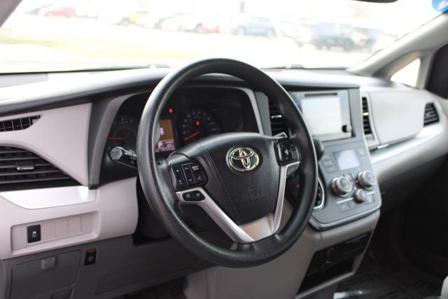 2017 Toyota Sienna LE 8 Passenger