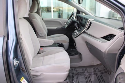 2017 Toyota Sienna LE 8 Passenger