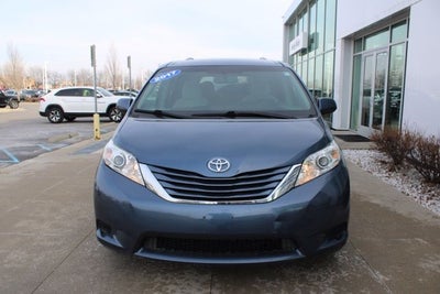 2017 Toyota Sienna LE 8 Passenger