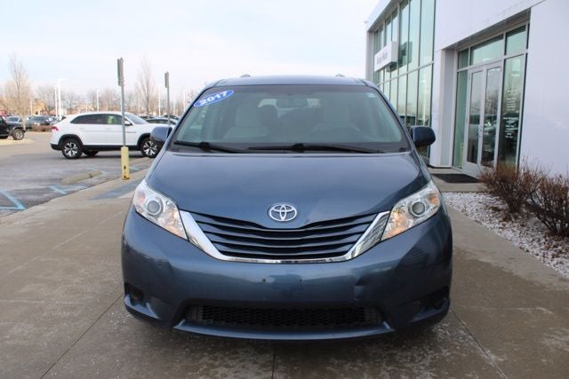 2017 Toyota Sienna LE 8 Passenger