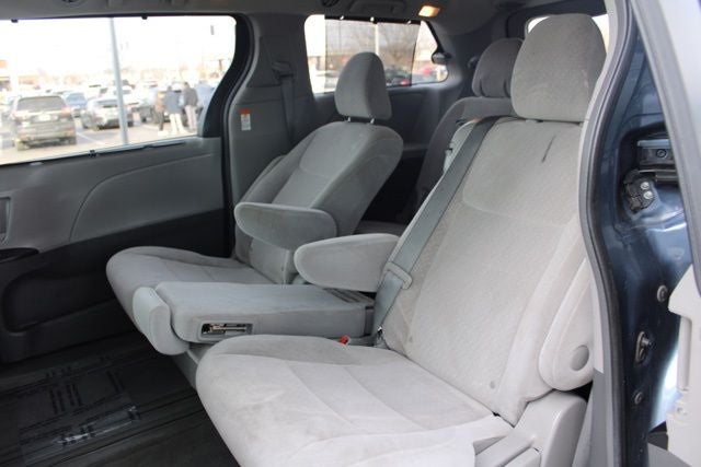 2017 Toyota Sienna LE 8 Passenger