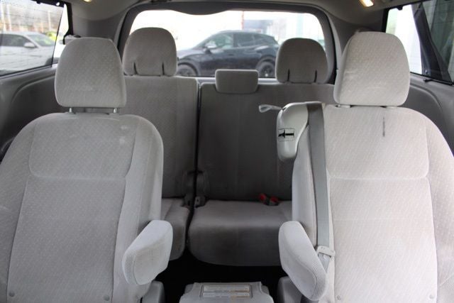 2017 Toyota Sienna LE 8 Passenger